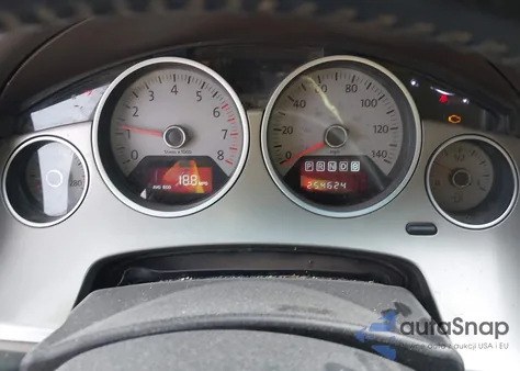 2011 Volkswagen Routan Se z USA, uszkodzony, nr VIN 2V4RW3DG2BR717125